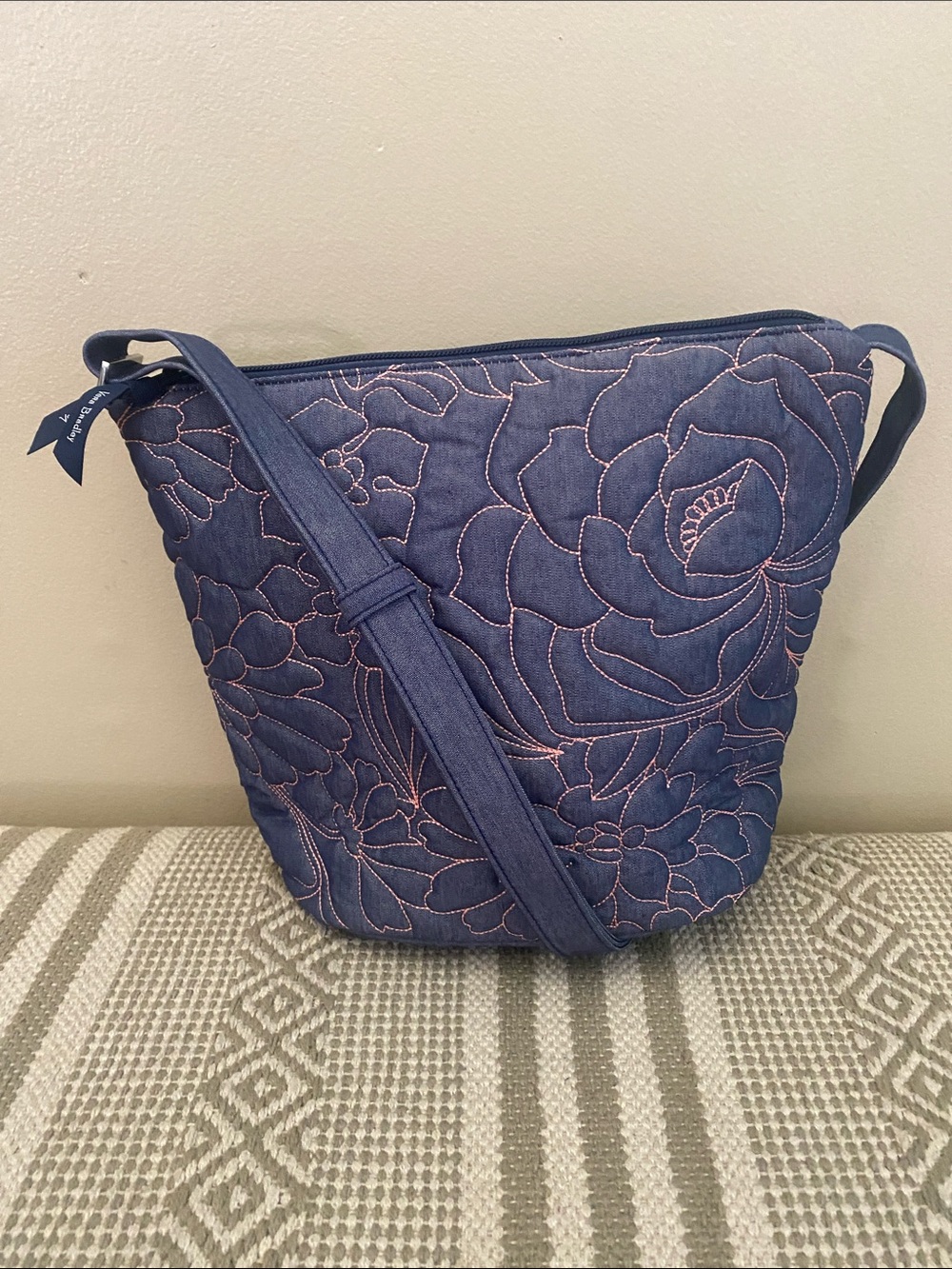 Vera Bradley NWOT aloha blooms ultralight bucket crossbody bag.